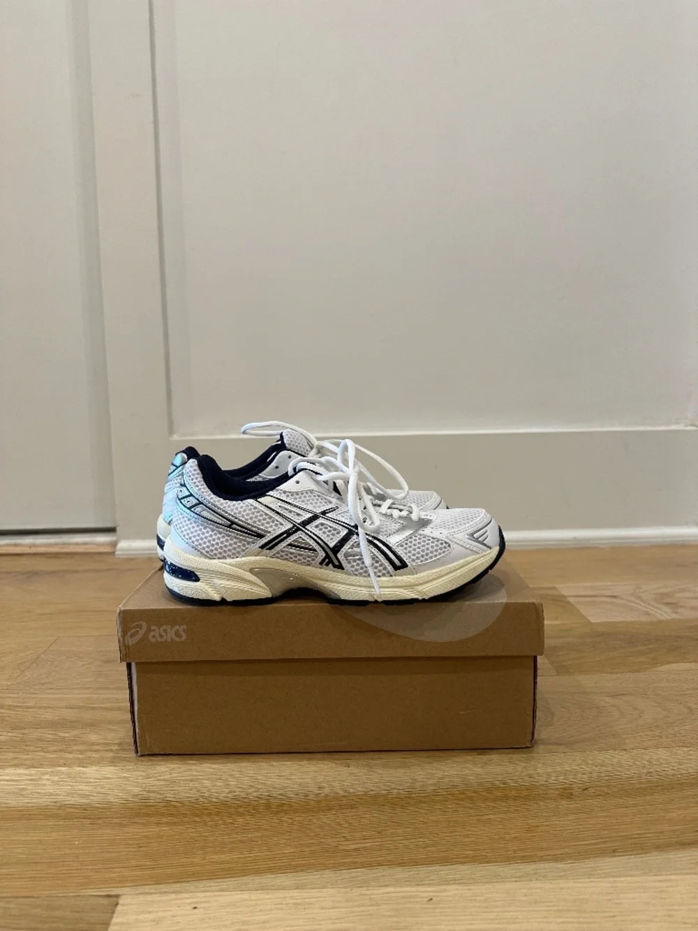 Asics Gel-1130 Women Sneakers Size 8M White/Navy Blue